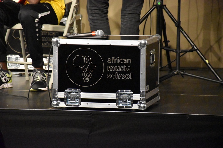 Uczniowie African Music School w Gdańsku