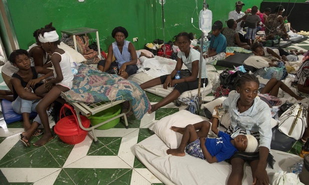 Haiti: Bandy kryminalne utrudniają pomoc, apel o korytarze humanitarne