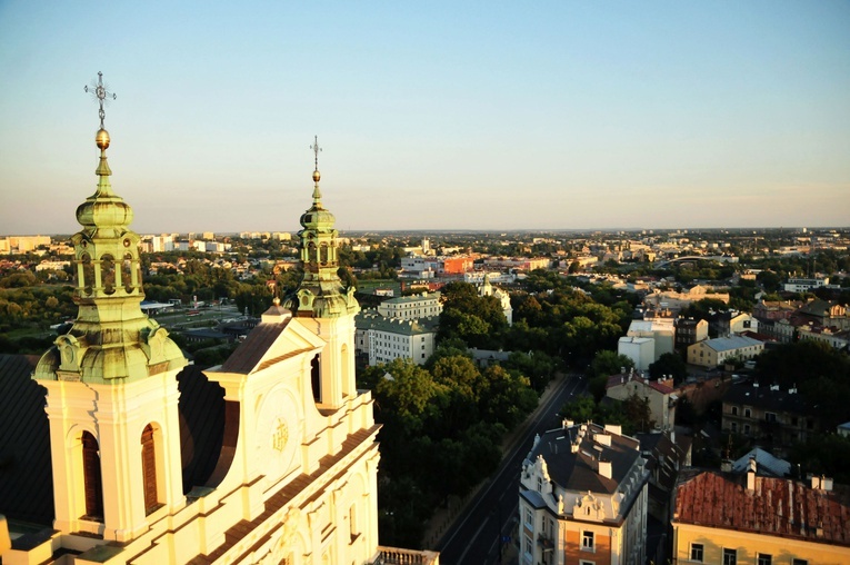 Zabytki Muzeum Archidiecezjalnego i widok z Wieży Trynitarskiej