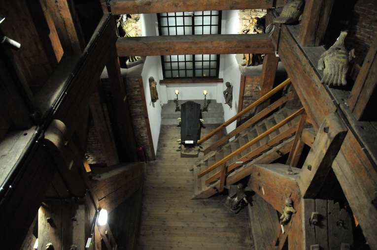 Zabytki Muzeum Archidiecezjalnego i widok z Wieży Trynitarskiej