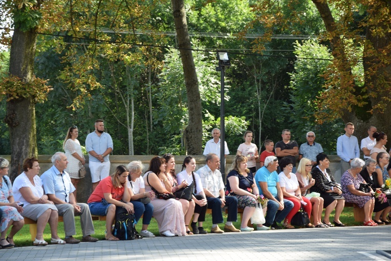 Pielgrzymi z Żychlina i Msza św. z wprowadzeniem relikwii papieża