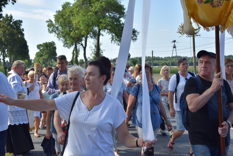 Pielgrzymi z Żychlina i Msza św. z wprowadzeniem relikwii papieża