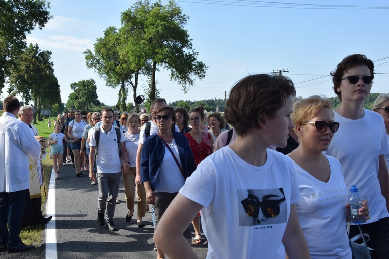Pielgrzymi z Żychlina i Msza św. z wprowadzeniem relikwii papieża