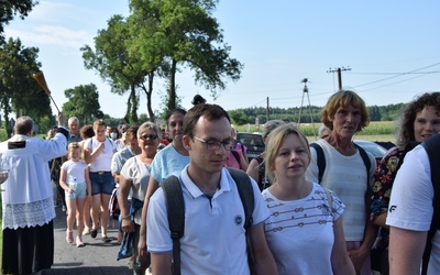 Pielgrzymi z Żychlina i Msza św. z wprowadzeniem relikwii papieża