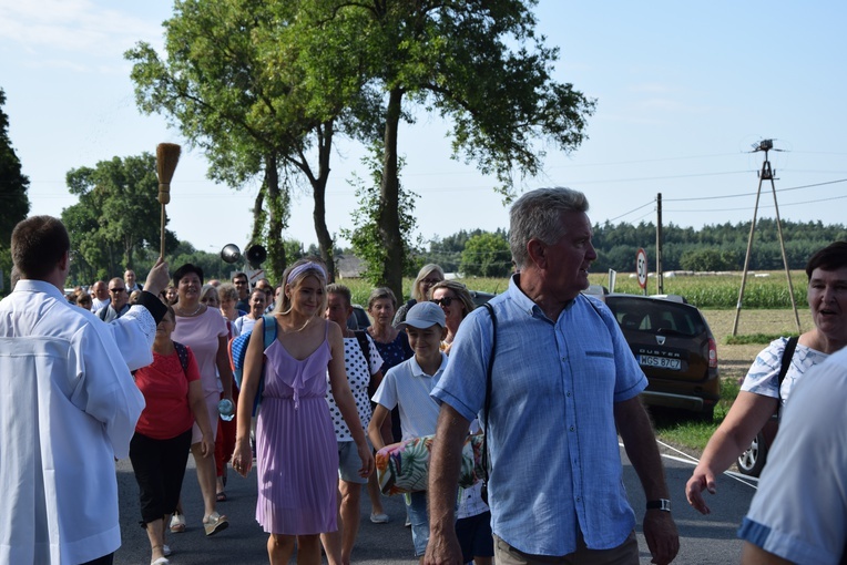 Pielgrzymi z Żychlina i Msza św. z wprowadzeniem relikwii papieża