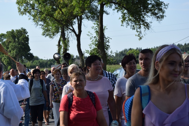 Pielgrzymi z Żychlina i Msza św. z wprowadzeniem relikwii papieża