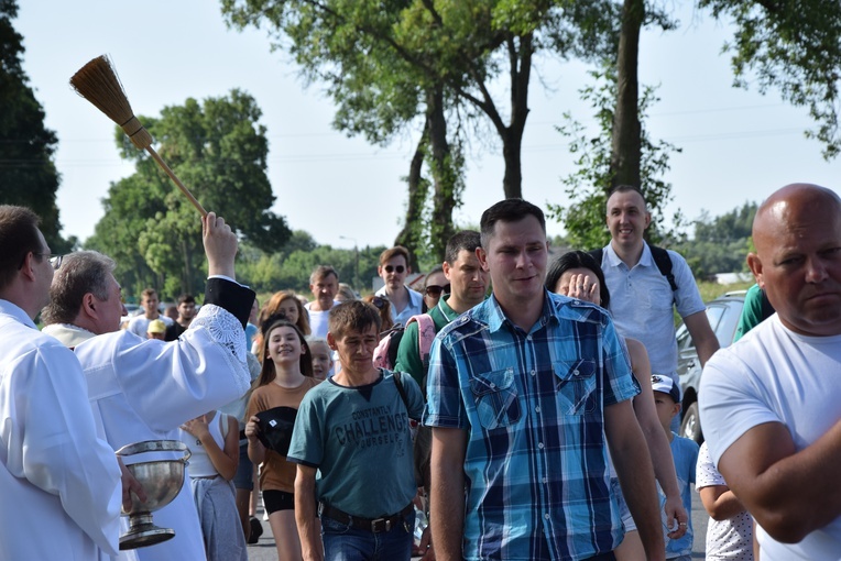 Pielgrzymi z Żychlina i Msza św. z wprowadzeniem relikwii papieża