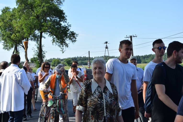Pielgrzymi z Żychlina i Msza św. z wprowadzeniem relikwii papieża