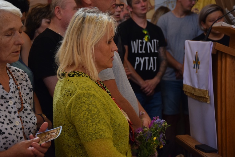 Pielgrzymi z Żychlina i Msza św. z wprowadzeniem relikwii papieża