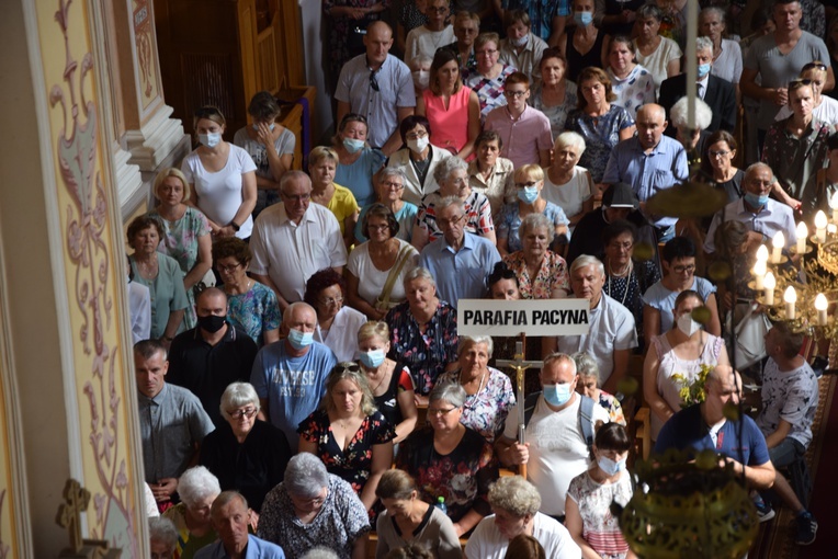 Pielgrzymi z Żychlina i Msza św. z wprowadzeniem relikwii papieża