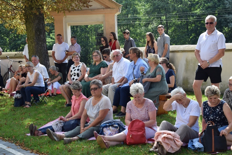 Pielgrzymi z Żychlina i Msza św. z wprowadzeniem relikwii papieża