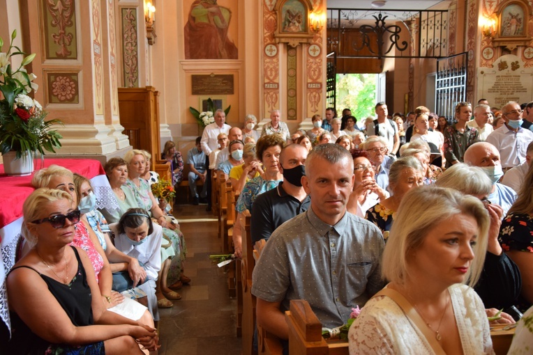 Pielgrzymi z Żychlina i Msza św. z wprowadzeniem relikwii papieża