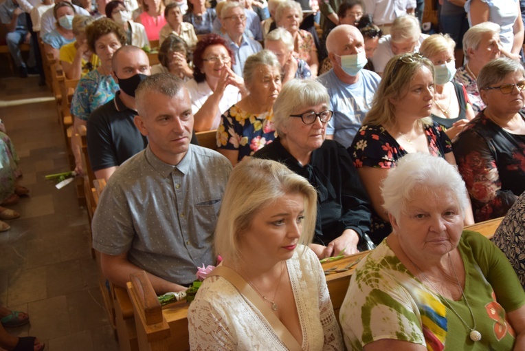 Pielgrzymi z Żychlina i Msza św. z wprowadzeniem relikwii papieża