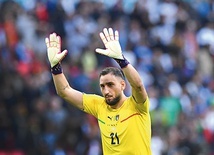 Na Euro 2020  Gianluigi Donnarumma zaprezentował rękawice pokryte „kolcami”