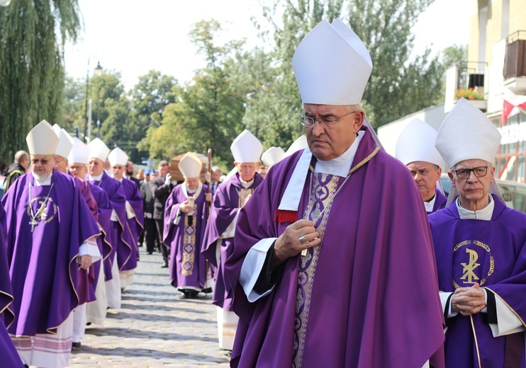 Diecezja warszawsko-praska pożegnała swojego pasterza [GALERIA]