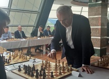 Ustroń. "Przetrwać dwadzieścia ruchów". Legendarny Garri Kasparow uczestnikiem festiwalu szachowego