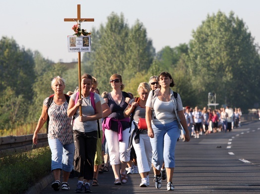 Kobiety pielgrzymują do Piekar Śląskich