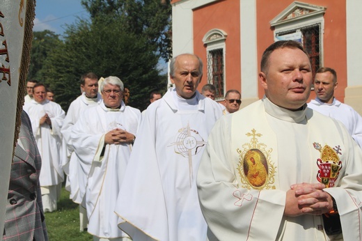 IV Archidiecezjalna Pielgrzymka Czcicieli Maryi - Wspólnot Żywego Różańca w Henrykowie