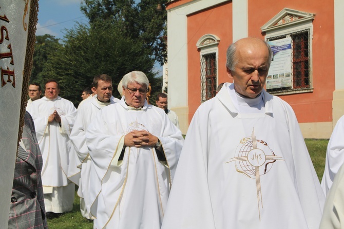 IV Archidiecezjalna Pielgrzymka Czcicieli Maryi - Wspólnot Żywego Różańca w Henrykowie