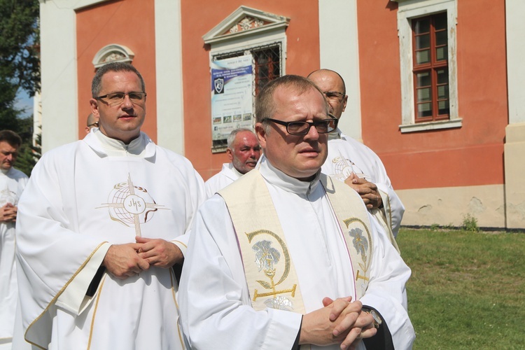 IV Archidiecezjalna Pielgrzymka Czcicieli Maryi - Wspólnot Żywego Różańca w Henrykowie