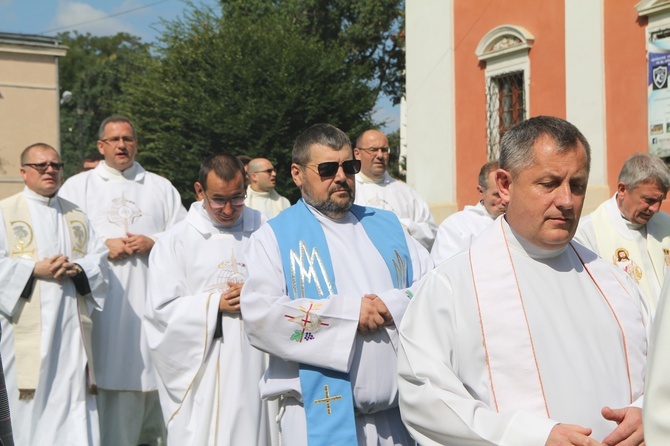 IV Archidiecezjalna Pielgrzymka Czcicieli Maryi - Wspólnot Żywego Różańca w Henrykowie