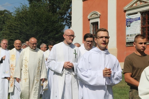 IV Archidiecezjalna Pielgrzymka Czcicieli Maryi - Wspólnot Żywego Różańca w Henrykowie