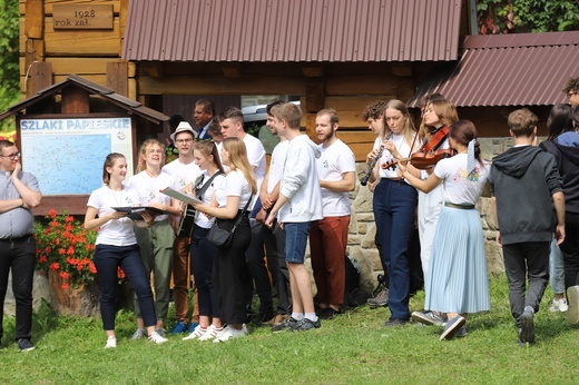 Powitanie symboli ŚDM na Śnieżnicy