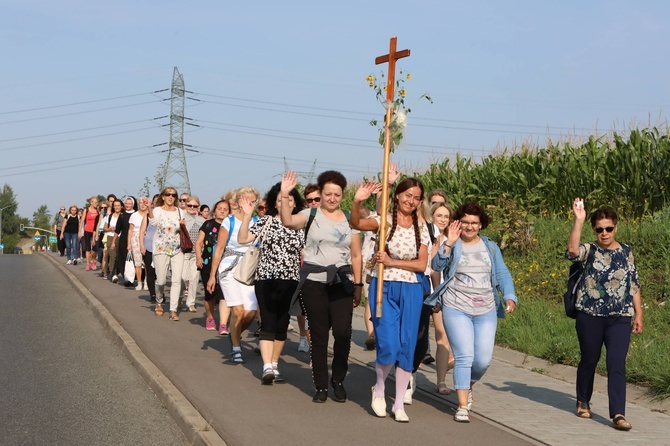 Pielgrzymka kobiet do Piekar cz.1