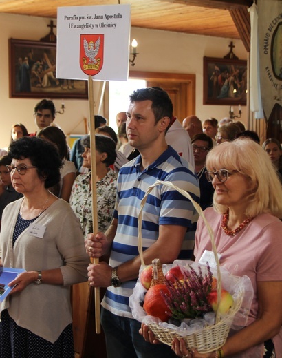 Lubsza. Rekoncyliacja ubiorów Matki Bożej z Czerwonogrodu