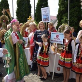 Wieńce poświęcił bp Krzysztof Nitkiewicz.