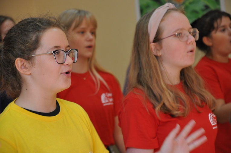 9. Muzyczne warsztaty wokalne w Szkolnym Schronisku Młodzieżowym w Lubachowie 