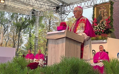 ►	Abp Skworc odniósł się do kluczowych kwestii Kościoła i społeczeństwa.