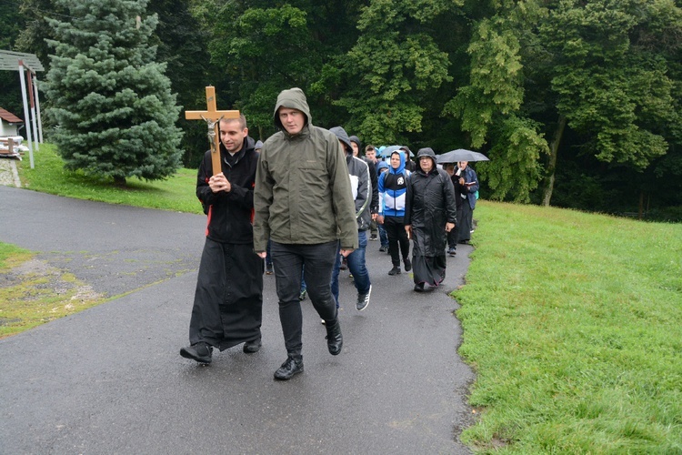 Dróżki kalwaryjskie na rozpoczęcie pielgrzymki LSO