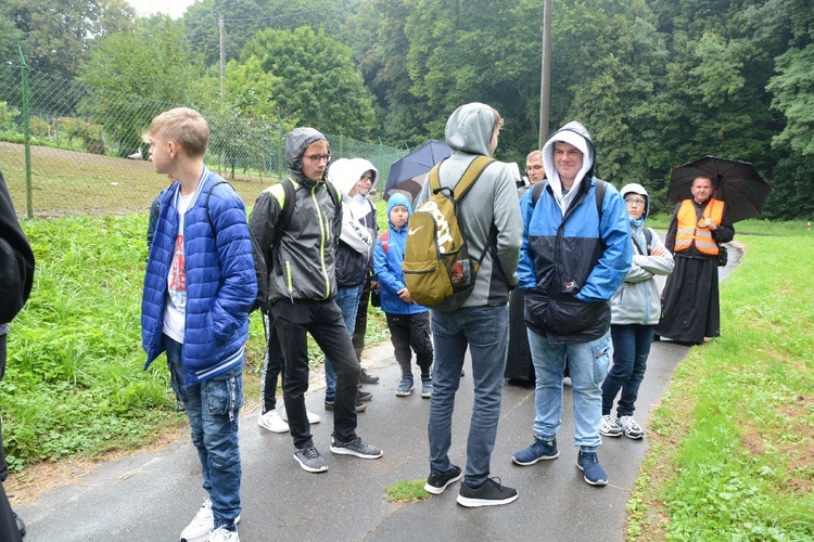 Dróżki kalwaryjskie na rozpoczęcie pielgrzymki LSO