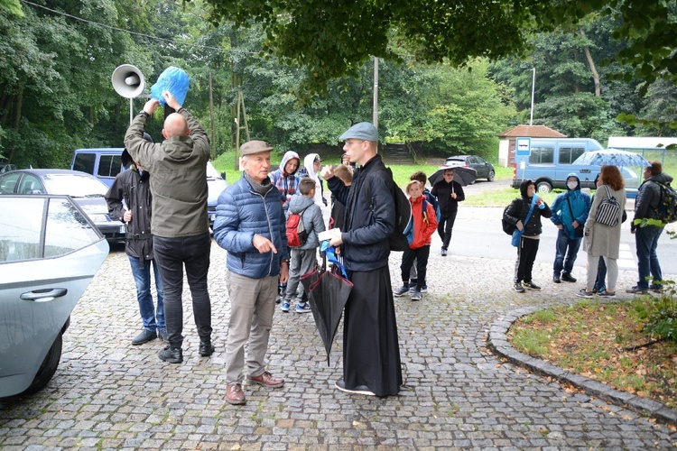 Dróżki kalwaryjskie na rozpoczęcie pielgrzymki LSO