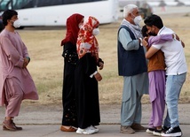 Wielka Brytania: Rząd rozważa ewakuację Afgańczyków cywilnymi samolotami