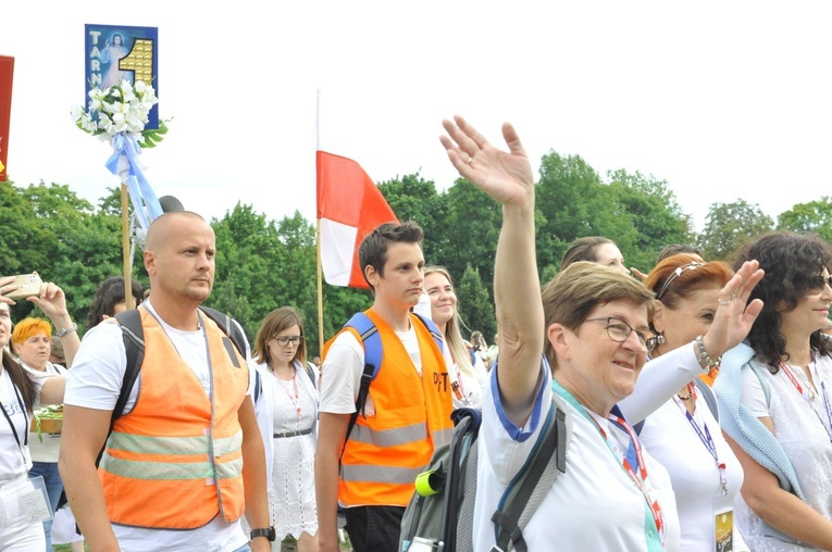 39. PPT - wejście grupy 1 i 4