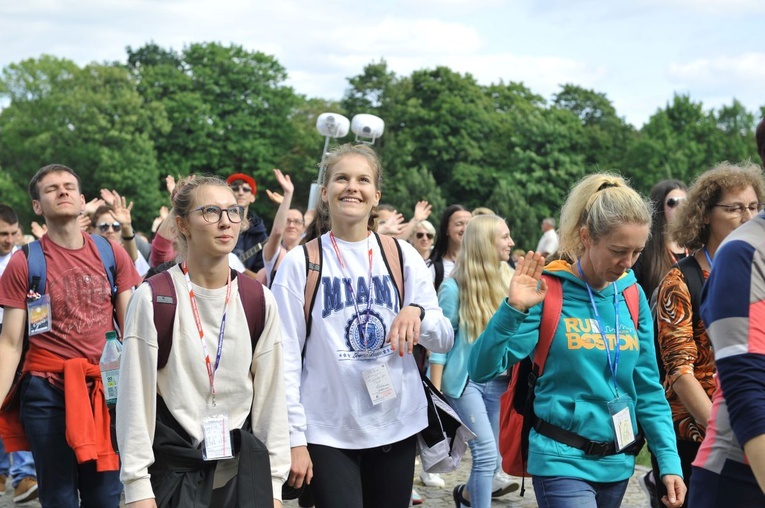 39. PPT - wejście grupy 12