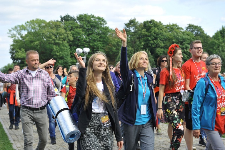 39. PPT - wejście grupy 12