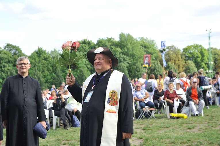 39. PPT - wejście grupy 12