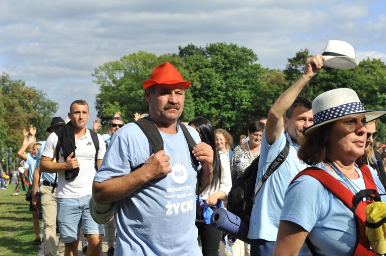 39. PPT - wejście grupy 13