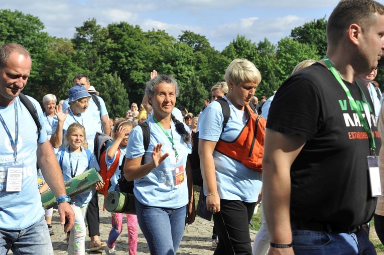 39. PPT - wejście grupy 13