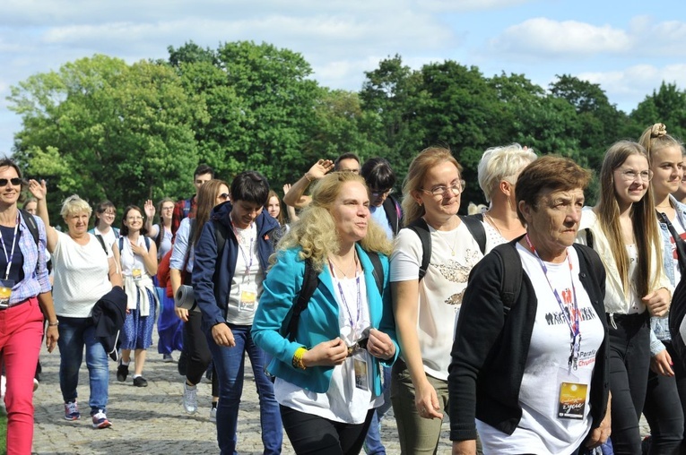 39. PPT - wejście grupy 14
