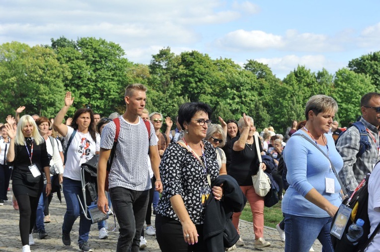 39. PPT - wejście grupy 14