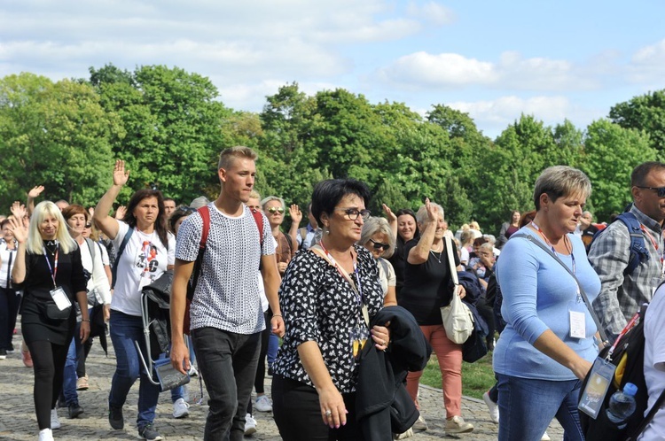 39. PPT - wejście grupy 14