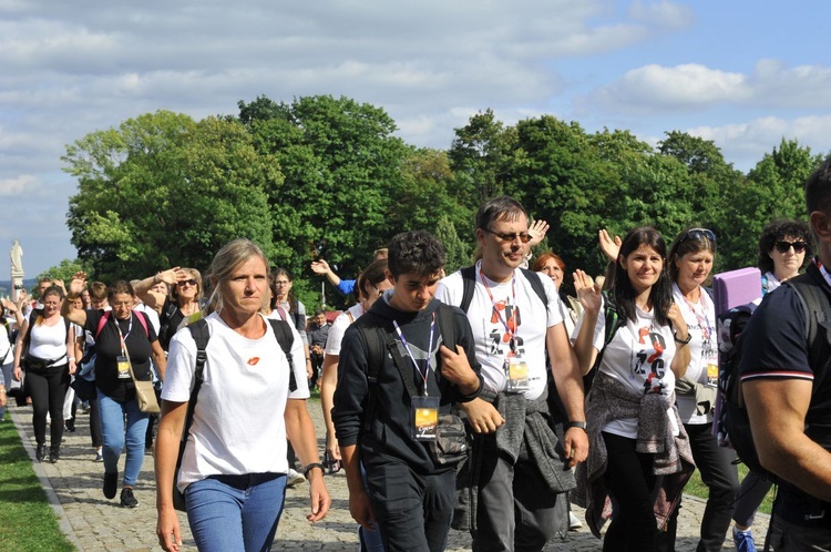 39. PPT - wejście grupy 14