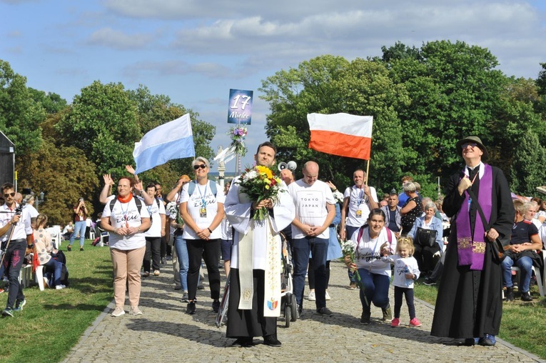 39. PPT - wejście grupy 17