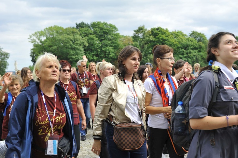 39. PPT - wejście grupy 18