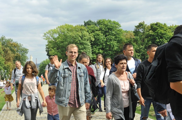 39. PPT - wejście grupy 19