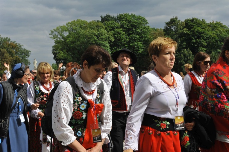 39. PPT - wejście grupy 19